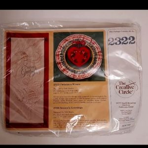 The Creative Circle 2322 Christmas Kisses Vintage Embroidery Kit New